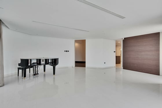 Modern 5BR Renovated Villa I Furnished I Atlantis View, picture 8