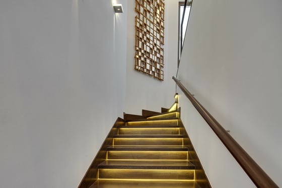 Modern 5BR Renovated Villa I Furnished I Atlantis View, picture 16