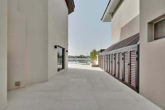 Modern 5BR Renovated Villa I Furnished I Atlantis View, picture 28