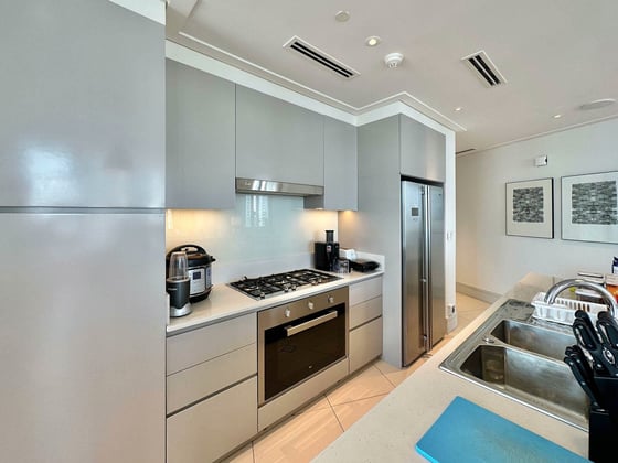 Luxury Downtown Apartment with Burj Khalifa Views, picture 10