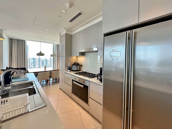 Luxury Downtown Apartment with Burj Khalifa Views, picture 11