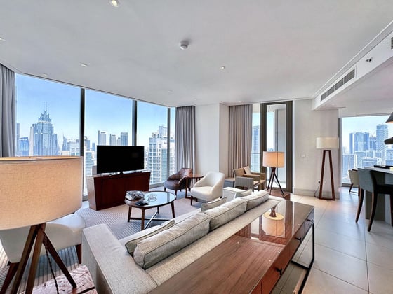 Luxury Downtown Apartment with Burj Khalifa Views, picture 3