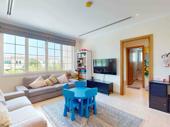 Spacious Villa | Immaculate Condition | Large Plot, picture 8