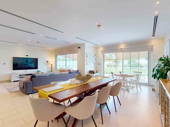 Spacious Villa | Immaculate Condition | Large Plot, picture 1