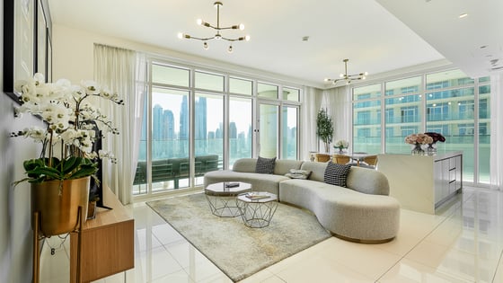 Beachfront apartment in Dubai Harbour with Palm view, picture 1