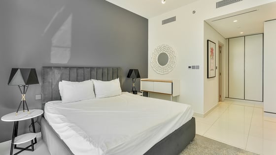 Beachfront apartment in Dubai Harbour with Palm view, picture 10