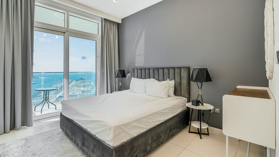 Beachfront apartment in Dubai Harbour with Palm view, picture 9