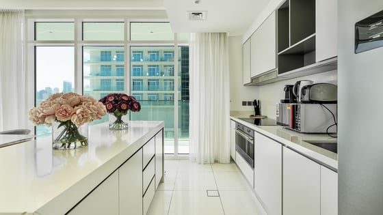 Beachfront apartment in Dubai Harbour with Palm view, picture 5