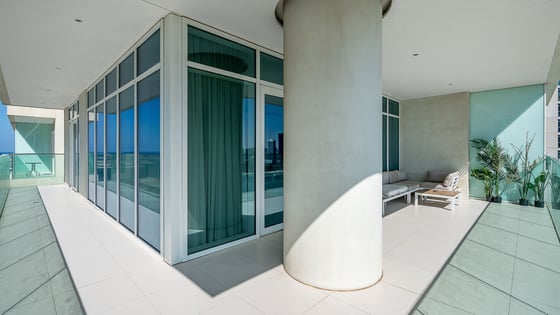 Beachfront apartment in Dubai Harbour with Palm view, picture 18