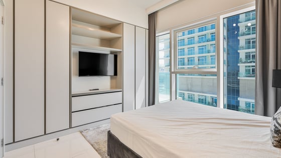 Beachfront apartment in Dubai Harbour with Palm view, picture 11
