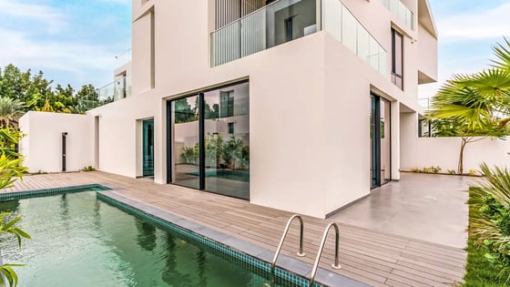 Spacious villa in Al Barari with mesmerizing lake views, picture 22