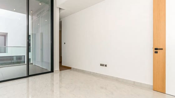 Spacious villa in Al Barari with mesmerizing lake views, picture 10