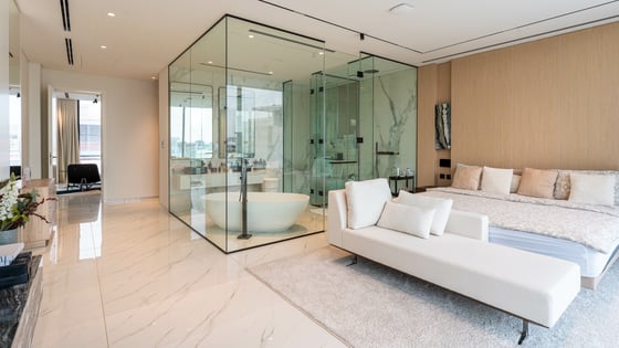 Stunning villa in Emerald Hills with spacious layout, picture 22