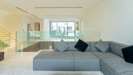 Stunning villa in Emerald Hills with spacious layout, picture 17