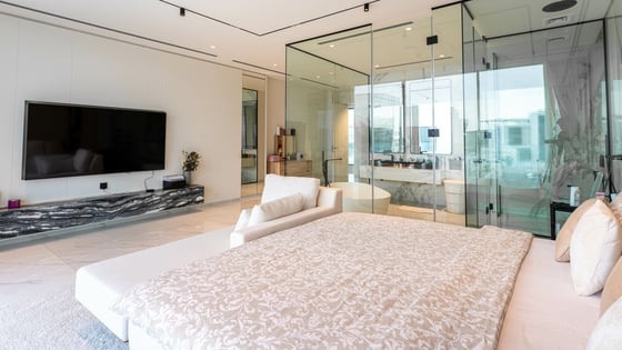 Stunning villa in Emerald Hills with spacious layout, picture 23