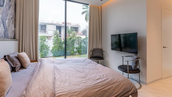 Stunning villa in Emerald Hills with spacious layout, picture 11
