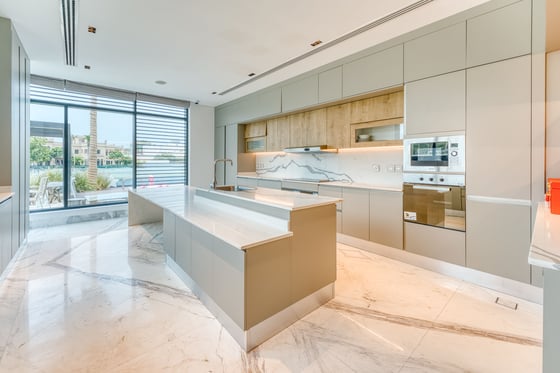 Luxury villa in Palm Jumeirah with Atlantis views, picture 8