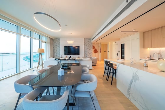 Rule the Skyline: Ultra-Luxury Half-Flr Penthouse, picture 1