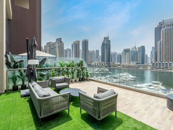 Luxurious Duplex with Stunning Marina Views, picture 2