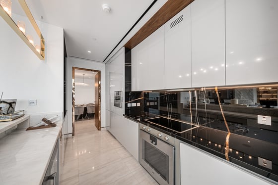 Extraordinary Turnkey Luxury with Iconic Views, picture 13
