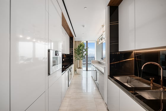 Extraordinary Turnkey Luxury with Iconic Views, picture 12