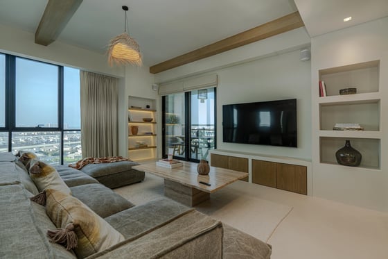 Fully Renovated 3-Bed A-Type Apartment | Marina Residences, picture 1