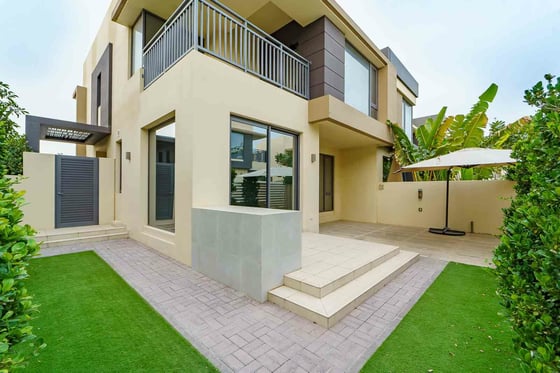 Sophisticated Spacious Villa | Prime Location, picture 1