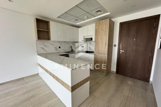 Spacious 1 BR | Burj Khalifa Views | Chiller Free, picture 6