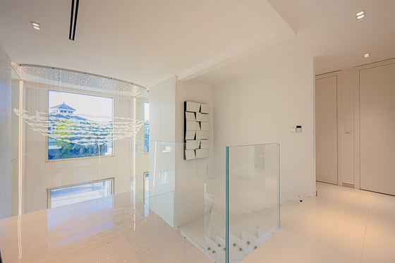 Renovated 6BR Modern Villa I Beachfront I Furnished, picture 8