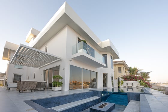 Renovated 6BR Modern Villa I Beachfront I Furnished, picture 1