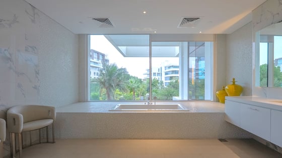 Luxuriously Renovated Loft in Al Barari, picture 29