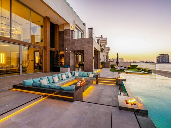 The Palm Jumeirah's Most Luxurious Beach Villa, picture 1