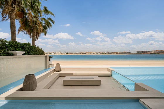 Extraordinary Fully Renovated Turnkey Beach Villa, picture 25