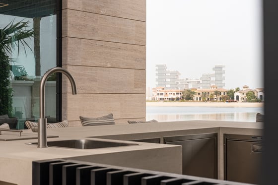 Extraordinary Fully Renovated Turnkey Beach Villa, picture 20