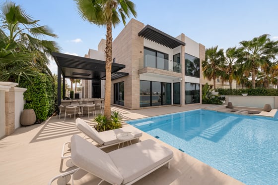 Extraordinary Fully Renovated Turnkey Beach Villa, picture 23