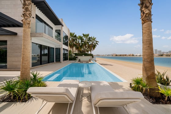 Extraordinary Fully Renovated Turnkey Beach Villa, picture 22