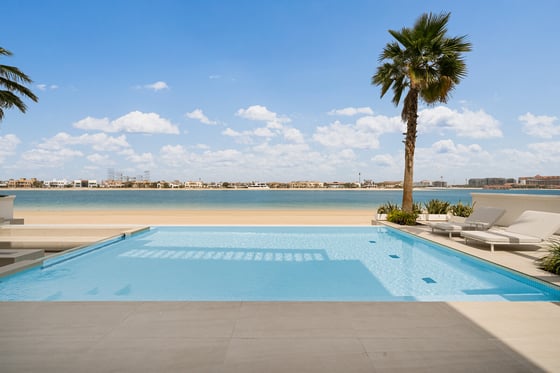 Extraordinary Fully Renovated Turnkey Beach Villa, picture 24