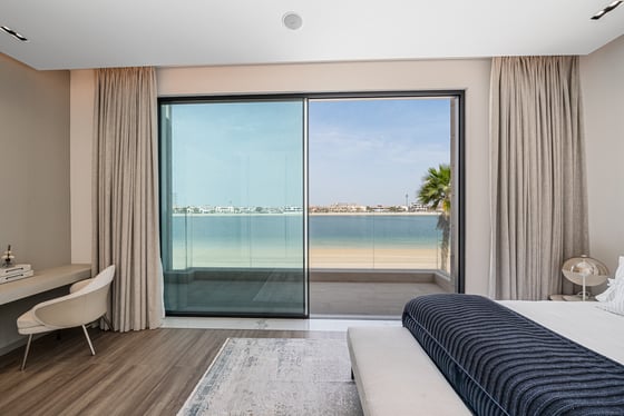 Extraordinary Fully Renovated Turnkey Beach Villa, picture 13