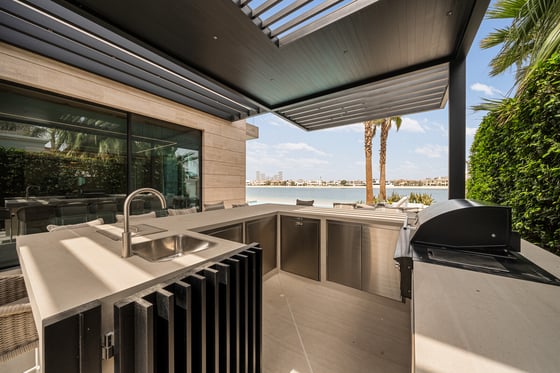 Extraordinary Fully Renovated Turnkey Beach Villa, picture 21