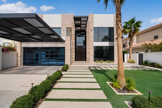 Extraordinary Fully Renovated Turnkey Beach Villa, picture 17