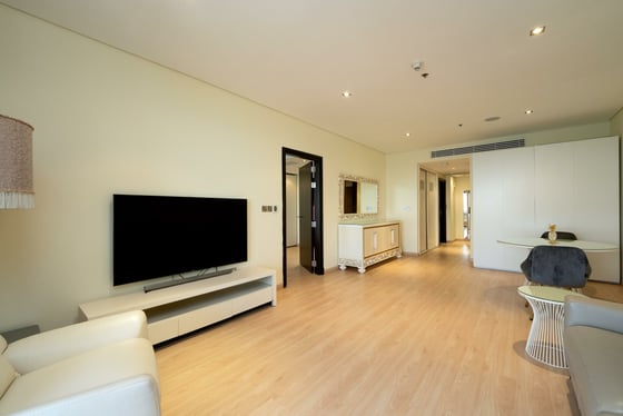 Prime Location | Sea View | Furnished | Mid Floor, picture 6