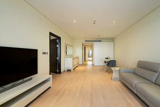 Prime Location | Sea View | Furnished | Mid Floor, picture 5