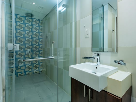 Waterfront Living with Beach Access on The Palm, picture 9