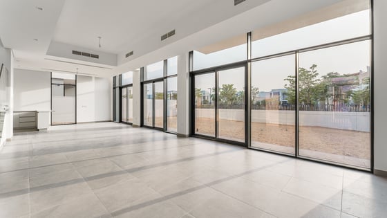 Mortgage-friendly single-row villa in Al Furjan, picture 1