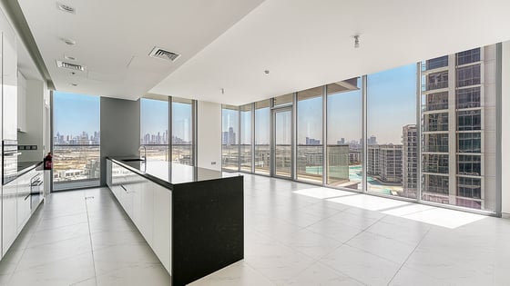 Luxurious apartment in District One with lagoon views, picture 1