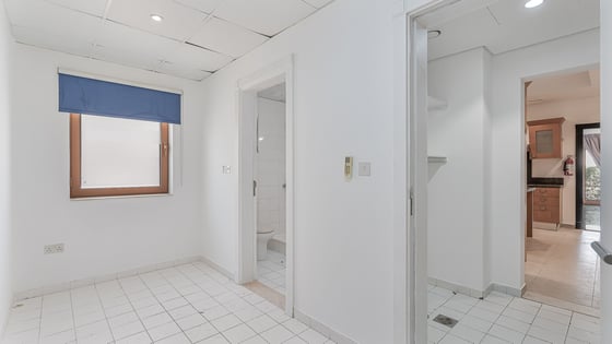 Corner unit villa in Al Furjan with spacious layout, picture 17