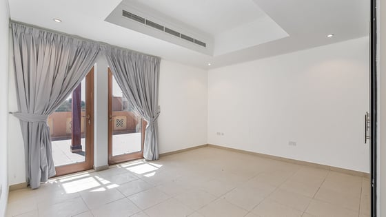 Corner unit villa in Al Furjan with spacious layout, picture 8