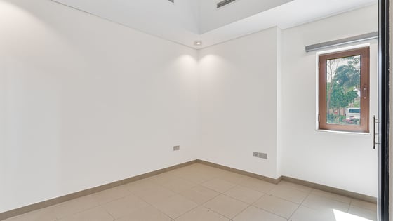 Corner unit villa in Al Furjan with spacious layout, picture 16