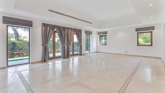 Corner unit villa in Al Furjan with spacious layout, picture 1