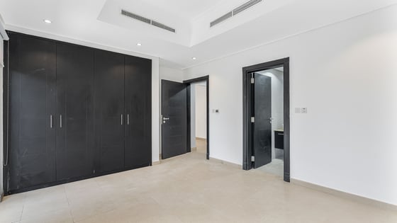 Corner unit villa in Al Furjan with spacious layout, picture 12
